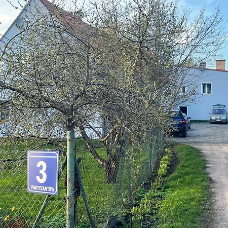 Kamienica Partyzantow Pasłęk